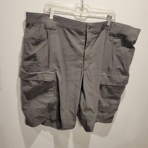 Duluth Trading Mens Size 44 Relaxed Fit Flex Dry Cargo Grey Shorts